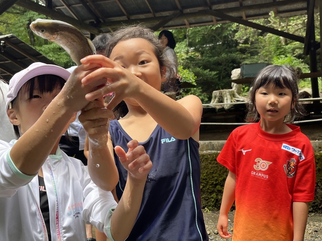 下山体験教室　流しそうめん・マスのつかみ取り