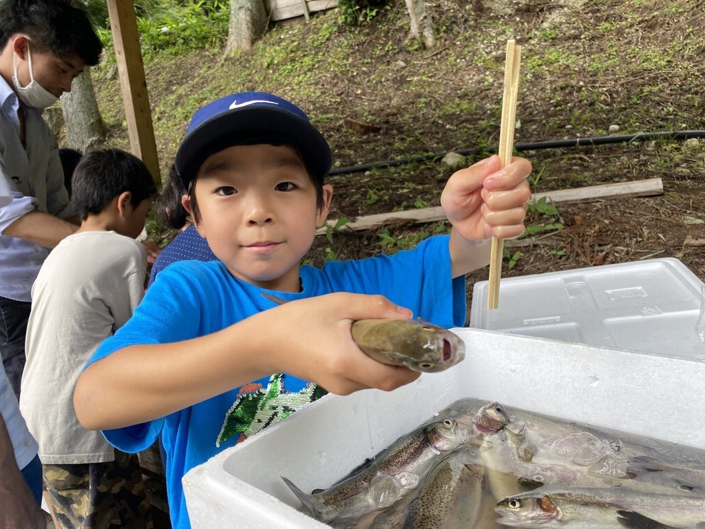 下山体験教室　流しそうめん・マスのつかみ取り